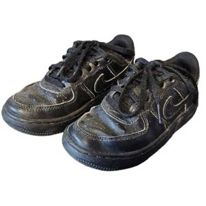 Nike black Air Force One low